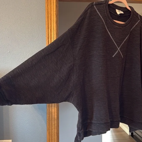 Free People poncho sweater size Medium - Picture 3 of 4